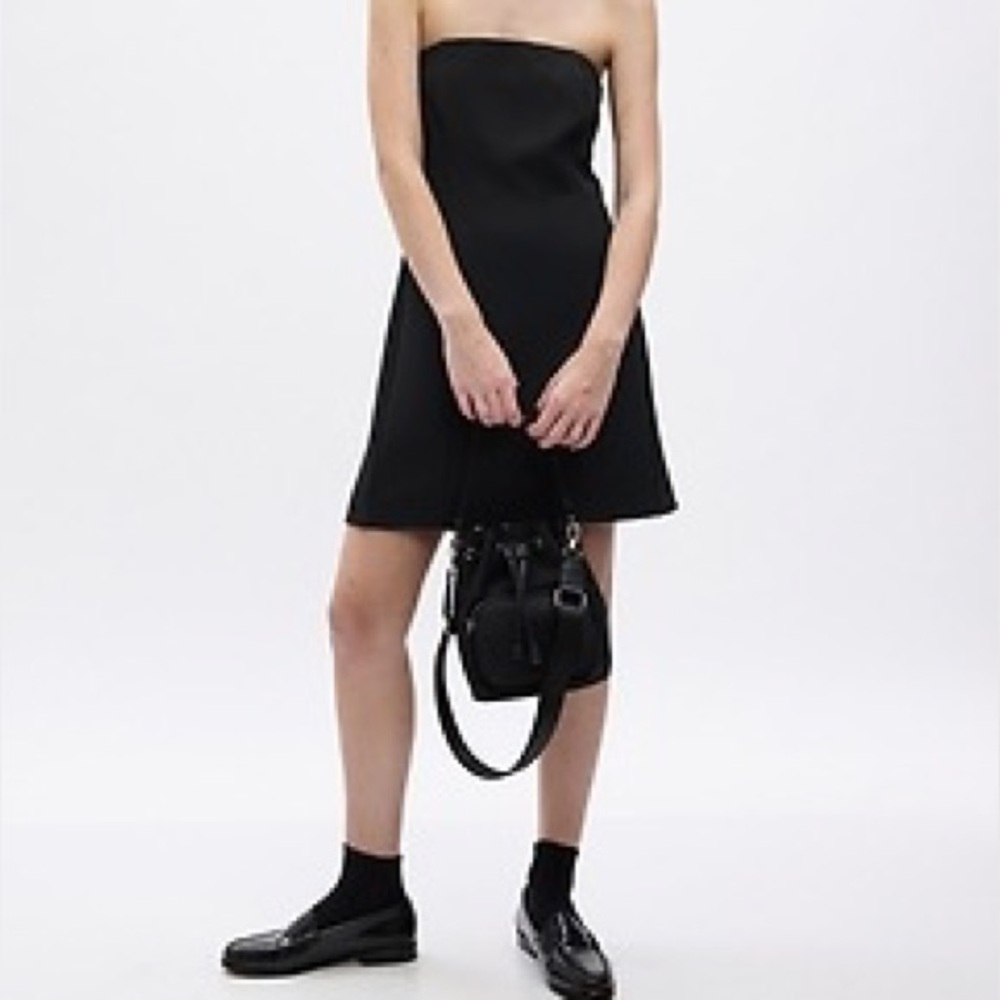 GAP Stretch Strapless Mini Dress in Black